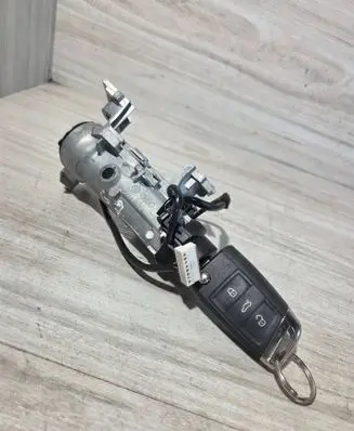 Volkswagen Golf VII Ignition lock 1K0905851 63750A0301