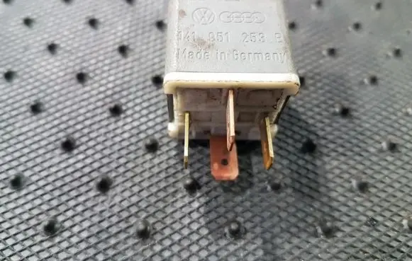 Volkswagen Golf IV Other relay 141951253b