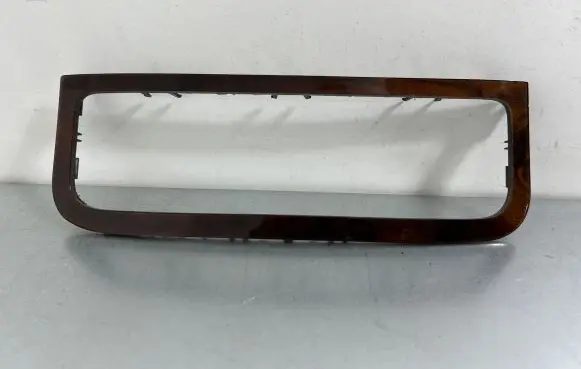 Dashboard glove box trim
