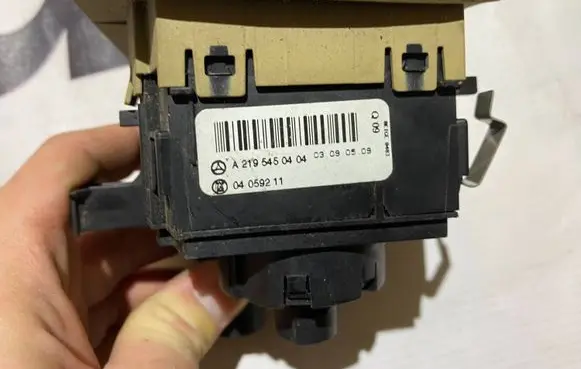 Mercedes-Benz CLS C219 Light switch A2195450404 2195450404