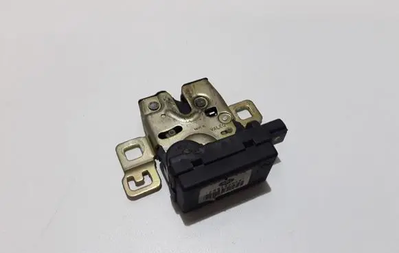 Land Rover Range Rover Sport L320 Tailgate window lock/catch/latch FQR500040