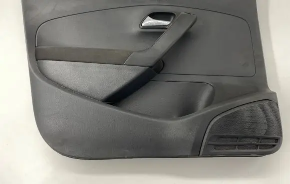Volkswagen Polo V 6R Front door card panel trim