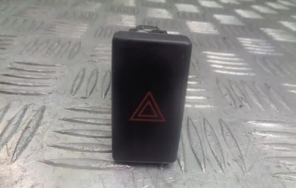 Toyota Avensis T250 Hazard light switch 157963