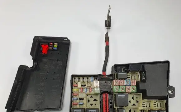Volvo C70 Fuse box set 8688039