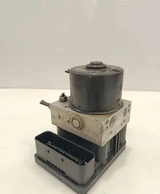 Volkswagen Golf Plus ABS Pump 1K0907379AC 00005305H0 10096003593