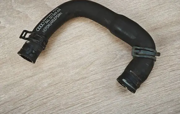 Audi A6 C7 Engine coolant pipe/hose 04L121065AN