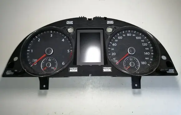 Volkswagen PASSAT CC Speedometer (instrument cluster) 3C8920970P