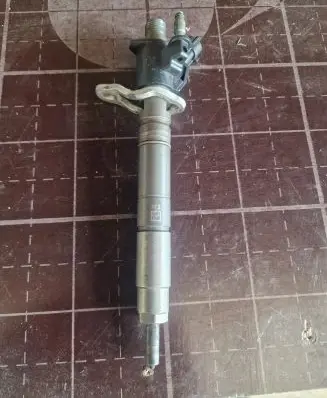 Volvo V60 Fuel injector 0445116016