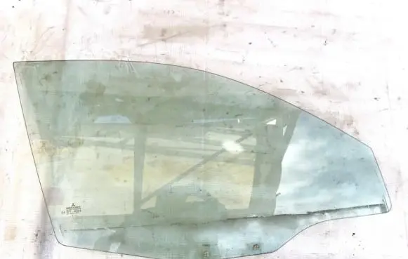 Mitsubishi Carisma Front door window glass four-door