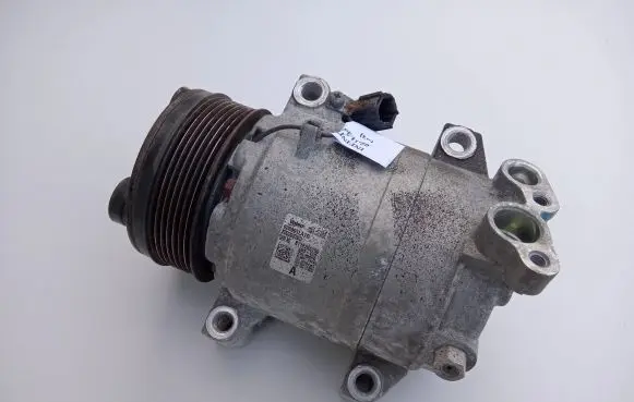 Infiniti QX80 Air conditioning (A/C) compressor (pump) 926001LA1D