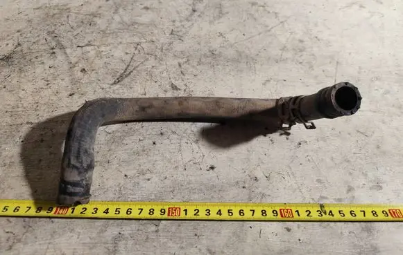 Engine coolant pipe/hose