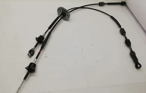 Hyundai Santa Fe Gear shift cable linkage 