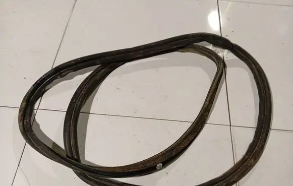 Peugeot 206 Trunk rubber seal (body) 