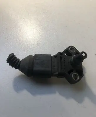 Volkswagen Golf V Air pressure sensor 038906051B