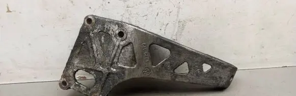 BMW 7 E32 Engine mounting bracket 1129379