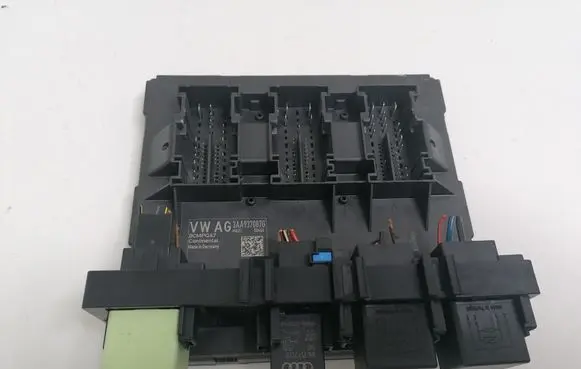 Volkswagen PASSAT B7 Comfort/convenience module 3AA937087G