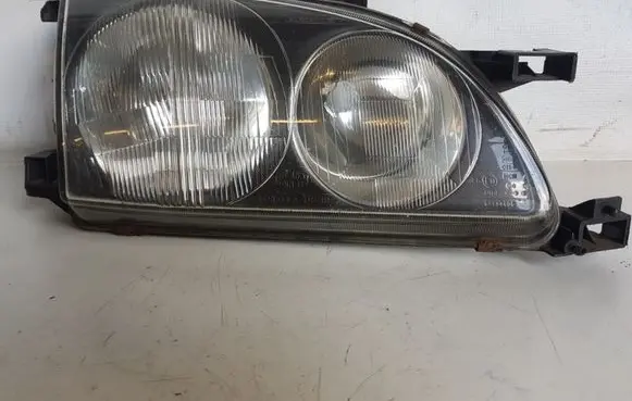 Toyota Avensis T220 Headlight/headlamp 54533365