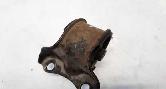 Honda Civic Engine mount bracket 