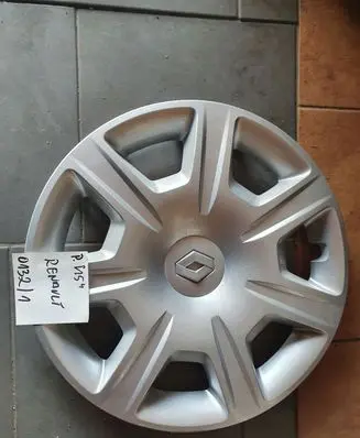 Renault Captur R15 wheel hub/cap/trim 