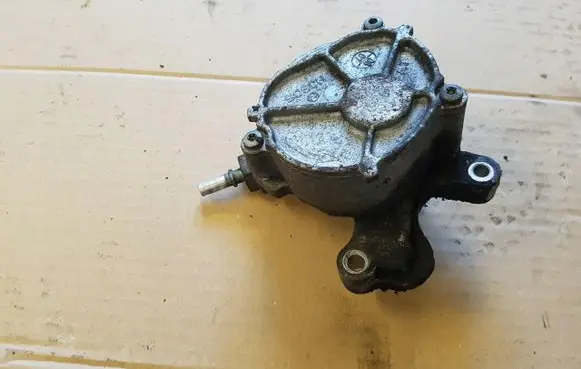 Volvo V50 Vacuum pump