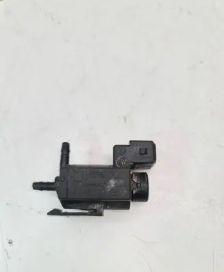 Volvo V70 Turbo solenoid valve 72224010 06T268 30611668