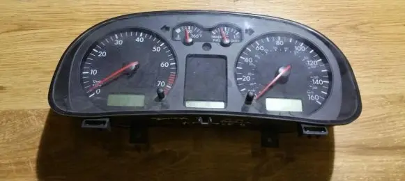 Volkswagen Golf IV Speedometer (instrument cluster) 1j0920900k 1911220563b