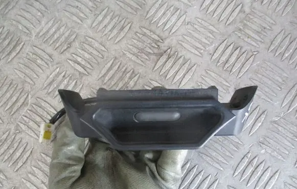 Opel Vectra C Tailgate opening switch 