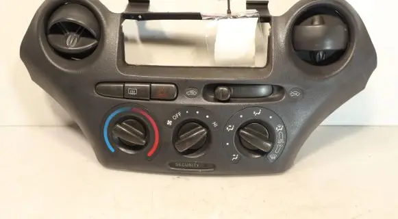 Toyota Yaris Interior fan control switch 
