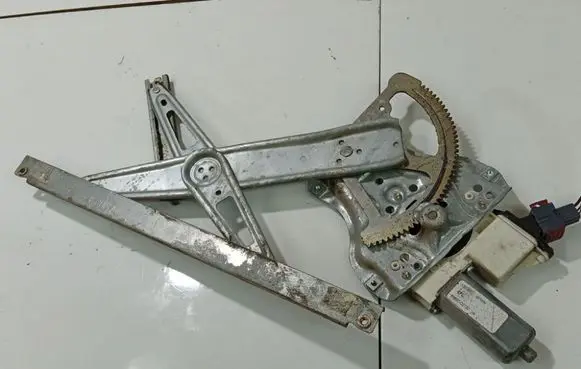 Toyota Corolla E120 E130 Sliding door window regulator with motor 