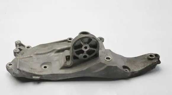 Ford Focus Generator/alternator bracket DS7Q8D611