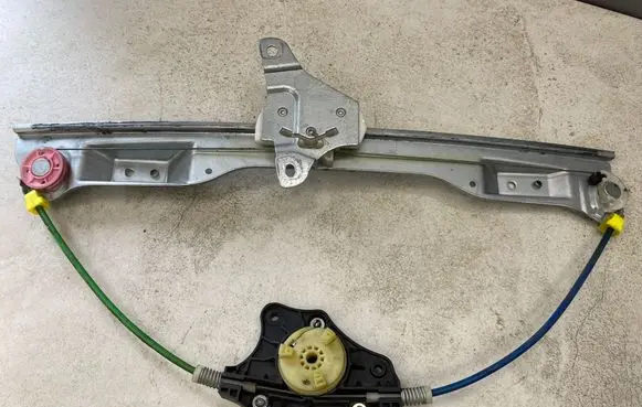 Opel Corsa D Front window lifting mechanism without motor 13298153