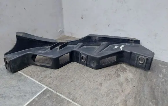 Volkswagen PASSAT B6 Front bumper mounting bracket 3C0807889