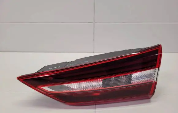 Opel Grandland X Tailgate rear/tail lights YP00016480