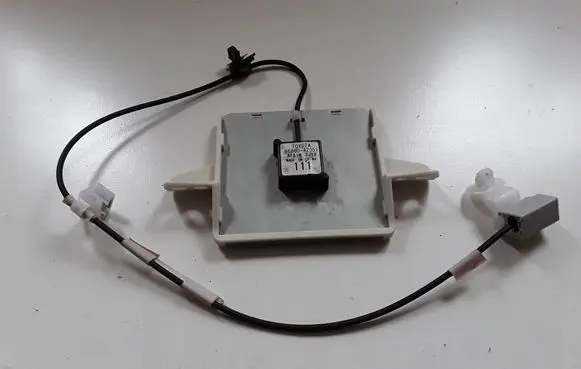 Toyota RAV 4 (XA40) Aerial GPS antenna 8686042051