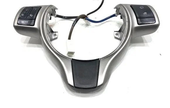 Toyota Yaris Steering wheel buttons/switches 