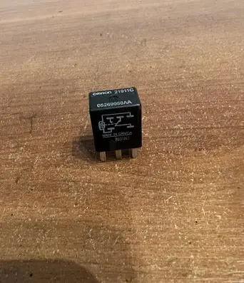 Chrysler 300C Other relay 05269988AA D4886