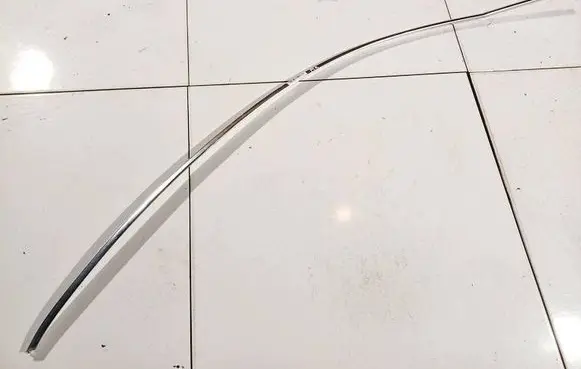 Front door glass trim molding