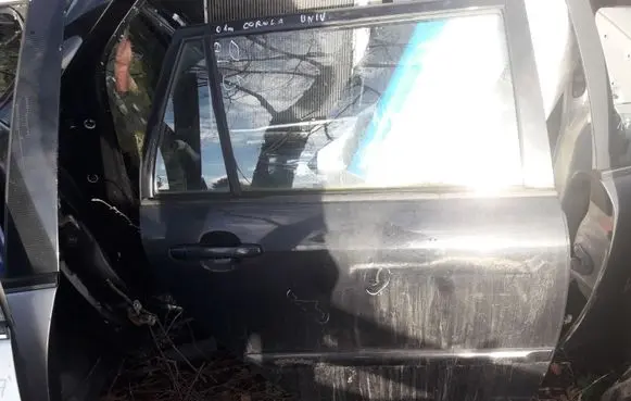 Toyota Corolla E120 E130 Rear door