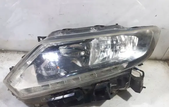 Nissan X-Trail T32 Headlight/headlamp