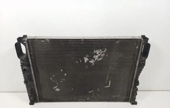 Mercedes-Benz CLS C219 Coolant radiator A2115003402