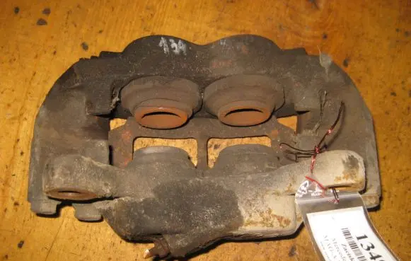 Mercedes-Benz E W123 Front brake caliper
