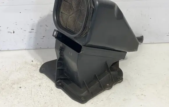 Iveco Daily 3rd gen Air filter box 504225124