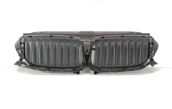 BMW 5 G30 G31 G38 Front grill 18715610