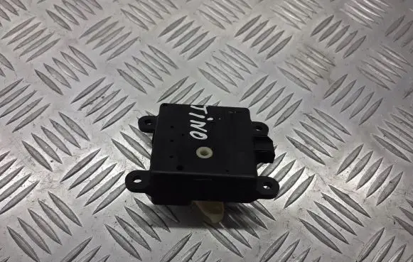 Nissan Almera Tino A/C air flow flap actuator/motor 3C270-30850