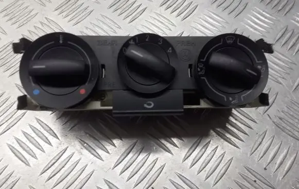 Volkswagen Fox Interior fan control switch 6Q0819045