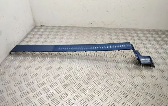 Volkswagen Sharan Sliding door rail trim 7N0843795