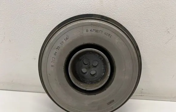 BMW 5 G30 G31 G38 Crankshaft pulley 8679073