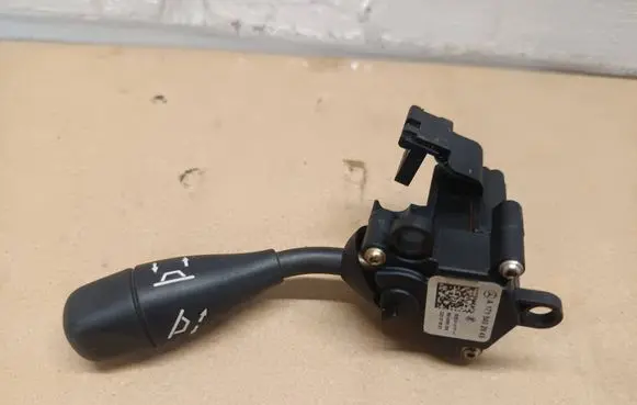 Mercedes-Benz E W211 Steering wheel adjustment handle/lever A1715402945 30501411711