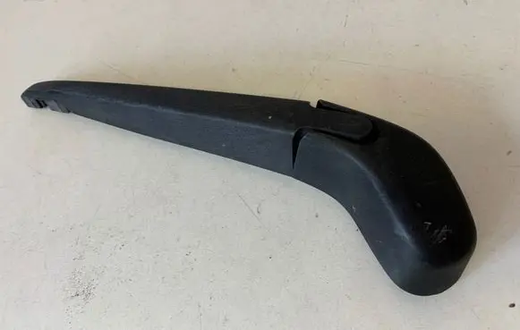 Volvo V50 Rear wiper blade arm 30753272