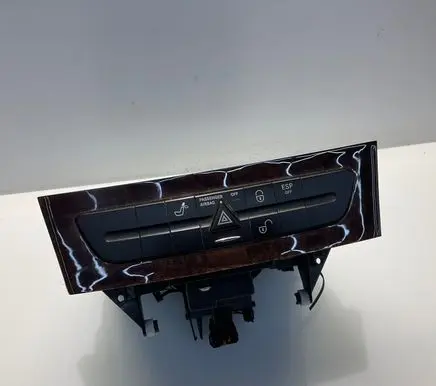 Mercedes-Benz E W211 CD/DVD changer A2116800552 2116800552